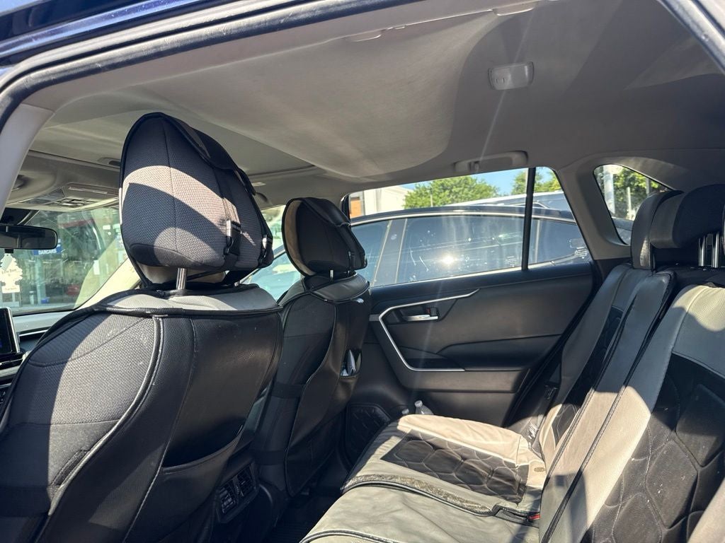 2023 Toyota RAV4 Hybrid XLE W/ SUNROOF!