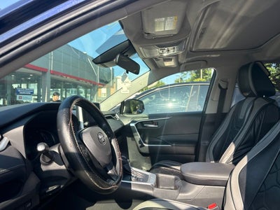 2023 Toyota RAV4 Hybrid XLE W/ SUNROOF!