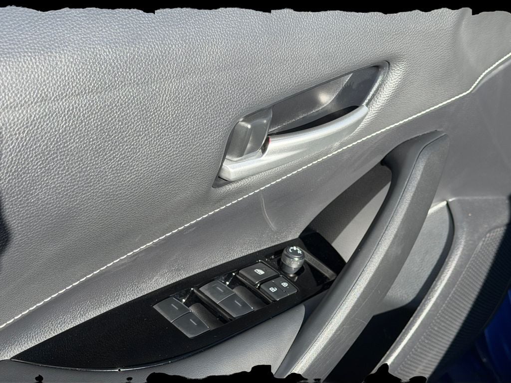 2025 Toyota Corolla Hatchback SE