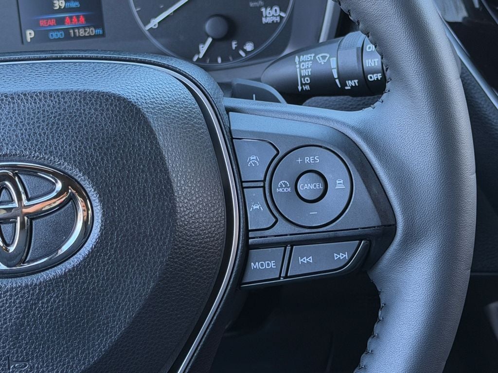 2025 Toyota Corolla Hatchback SE