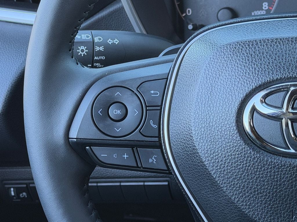 2025 Toyota Corolla Hatchback SE