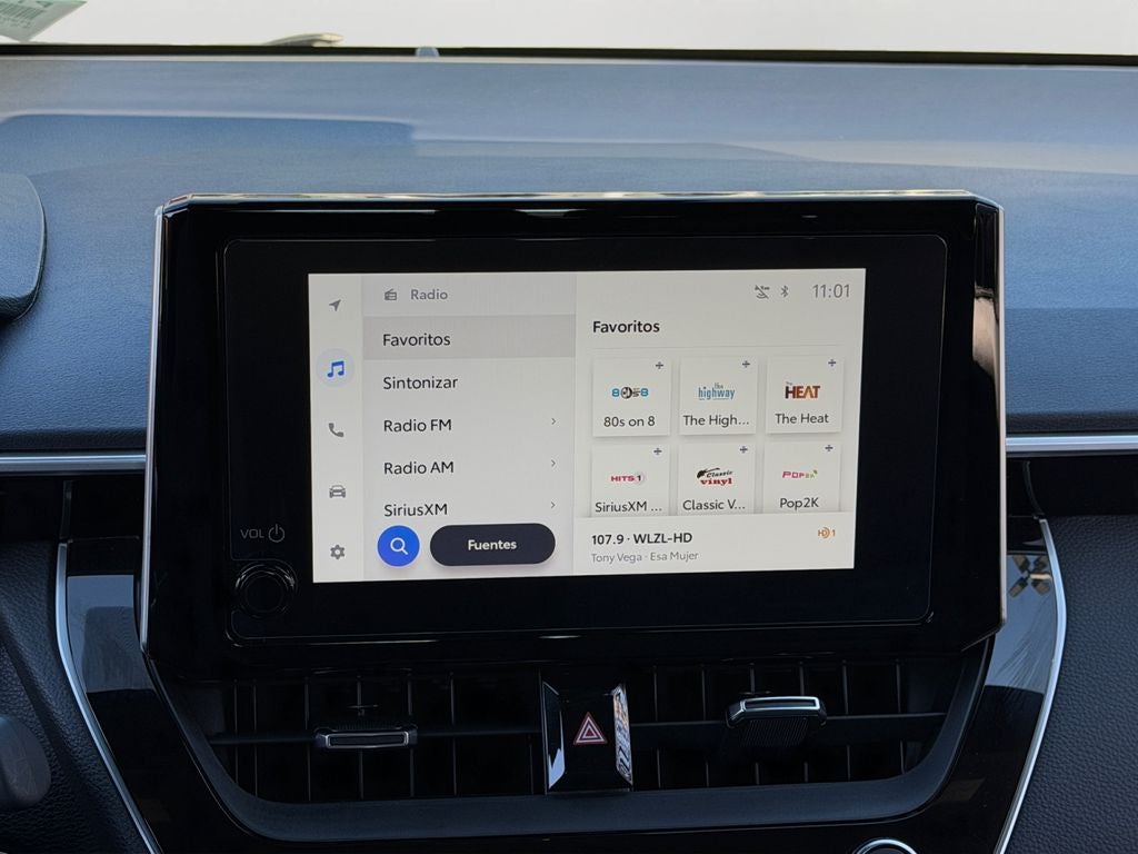 2025 Toyota Corolla Hatchback SE