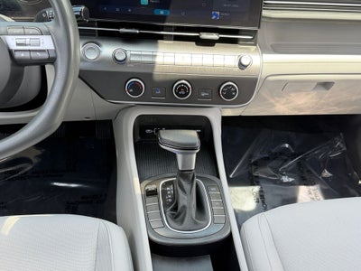 2025 Hyundai Kona SE