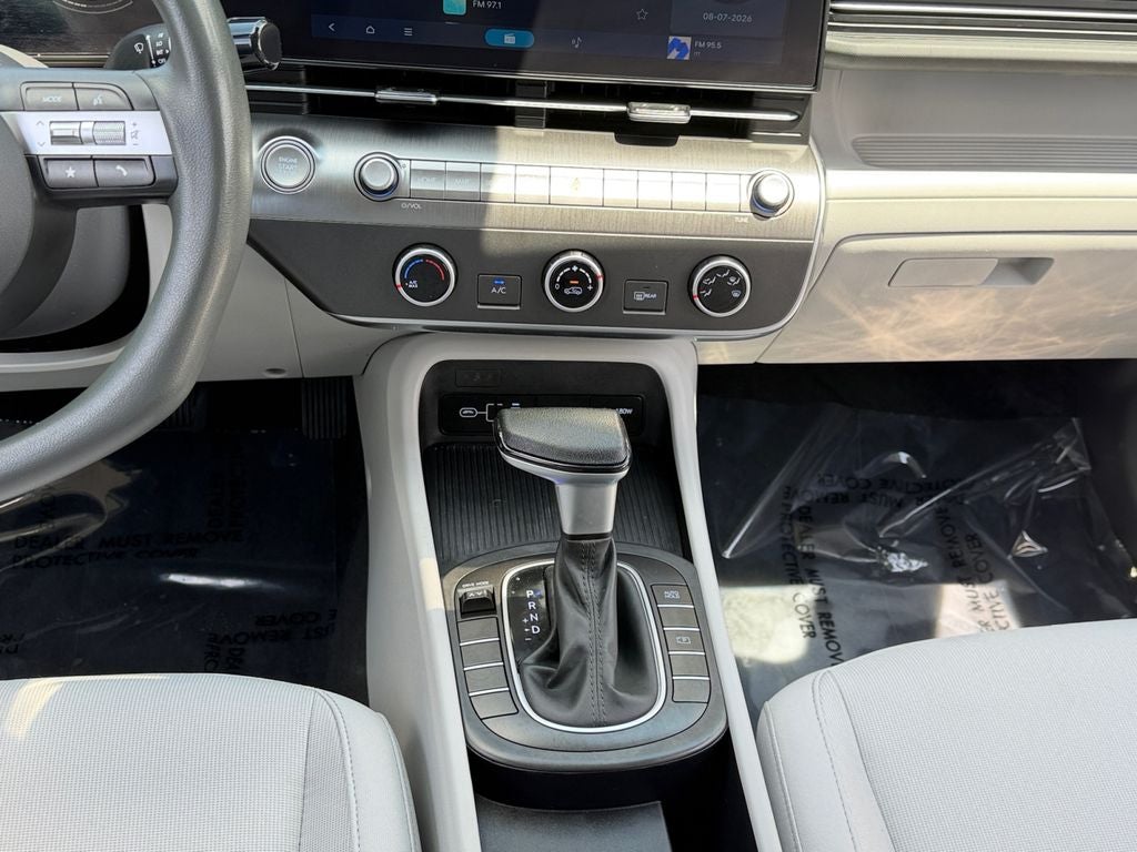 2025 Hyundai Kona SE