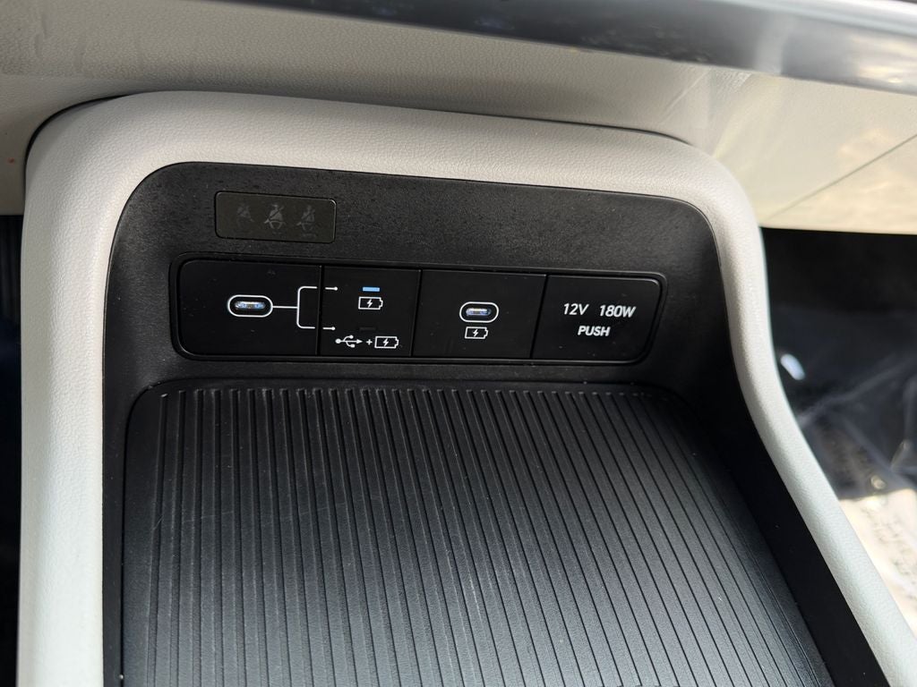 2025 Hyundai Kona SE