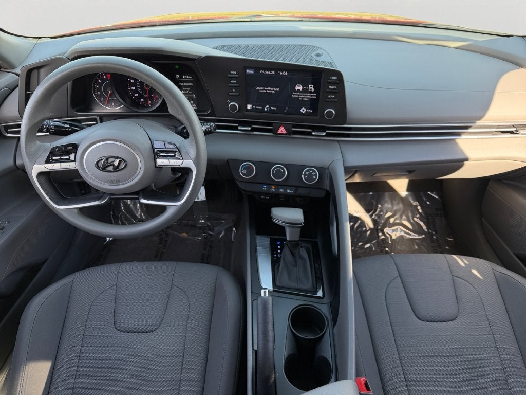 2023 Hyundai Elantra SE