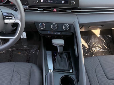 2023 Hyundai Elantra SE