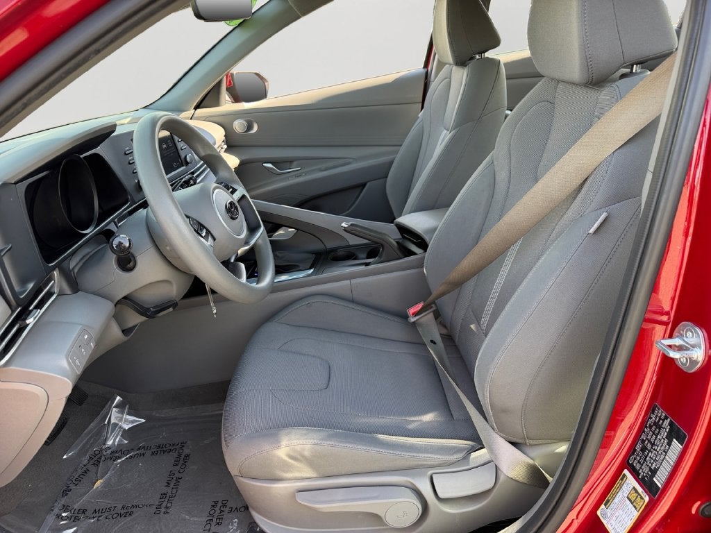 2023 Hyundai Elantra SE