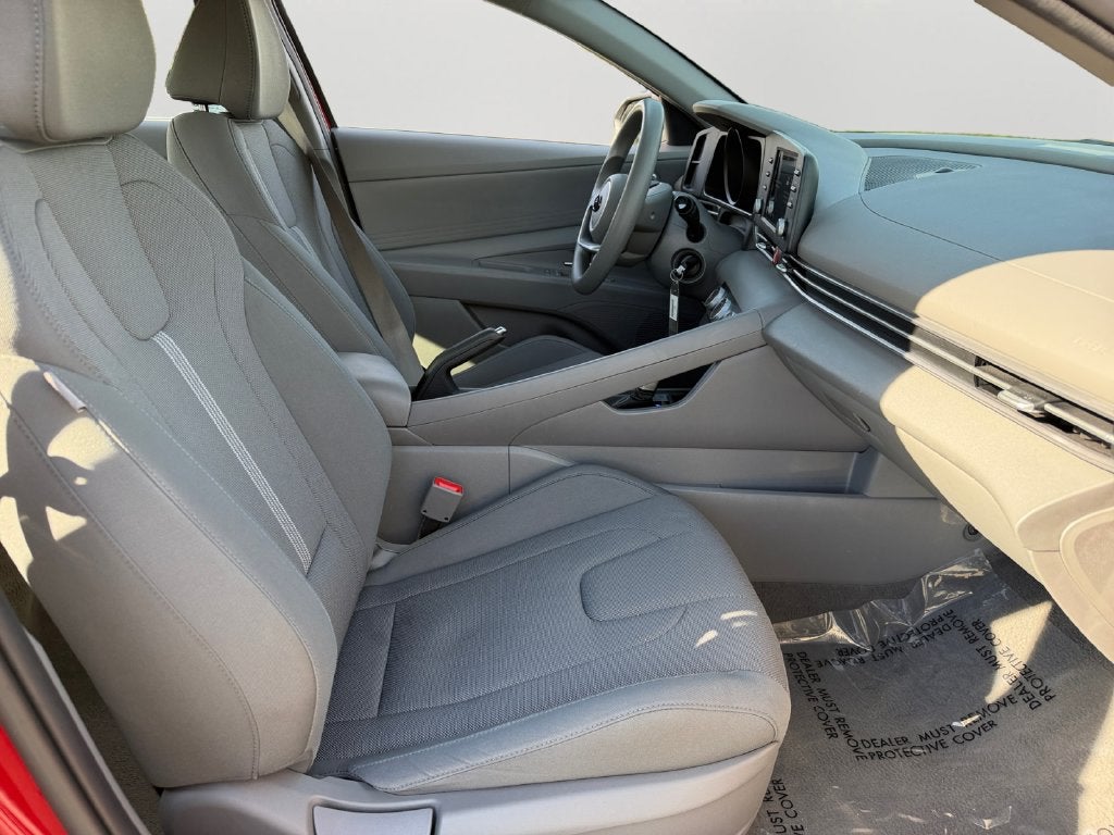 2023 Hyundai Elantra SE