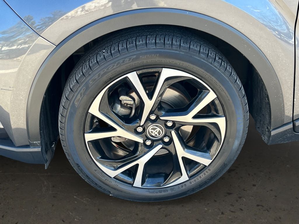 2021 Toyota C-HR XLE Clean Low Miles!