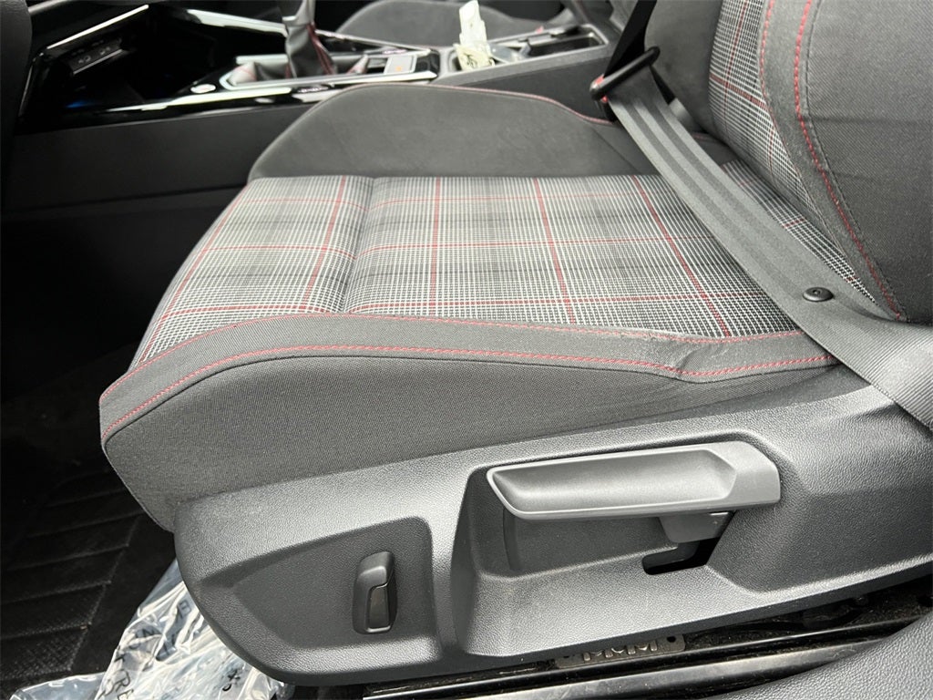 2024 Volkswagen Golf GTI SE