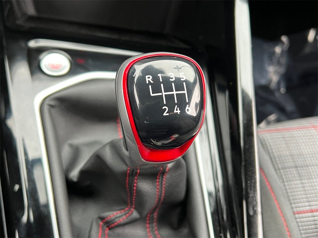 2024 Volkswagen Golf GTI SE