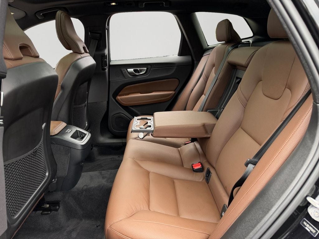2024 Volvo XC60 B5 Plus Dark Theme