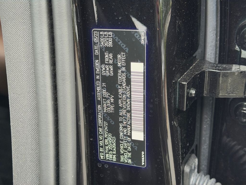 2024 Volvo XC60 B5 Plus Dark Theme