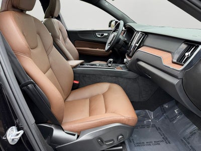 2024 Volvo XC60 B5 Plus Dark Theme