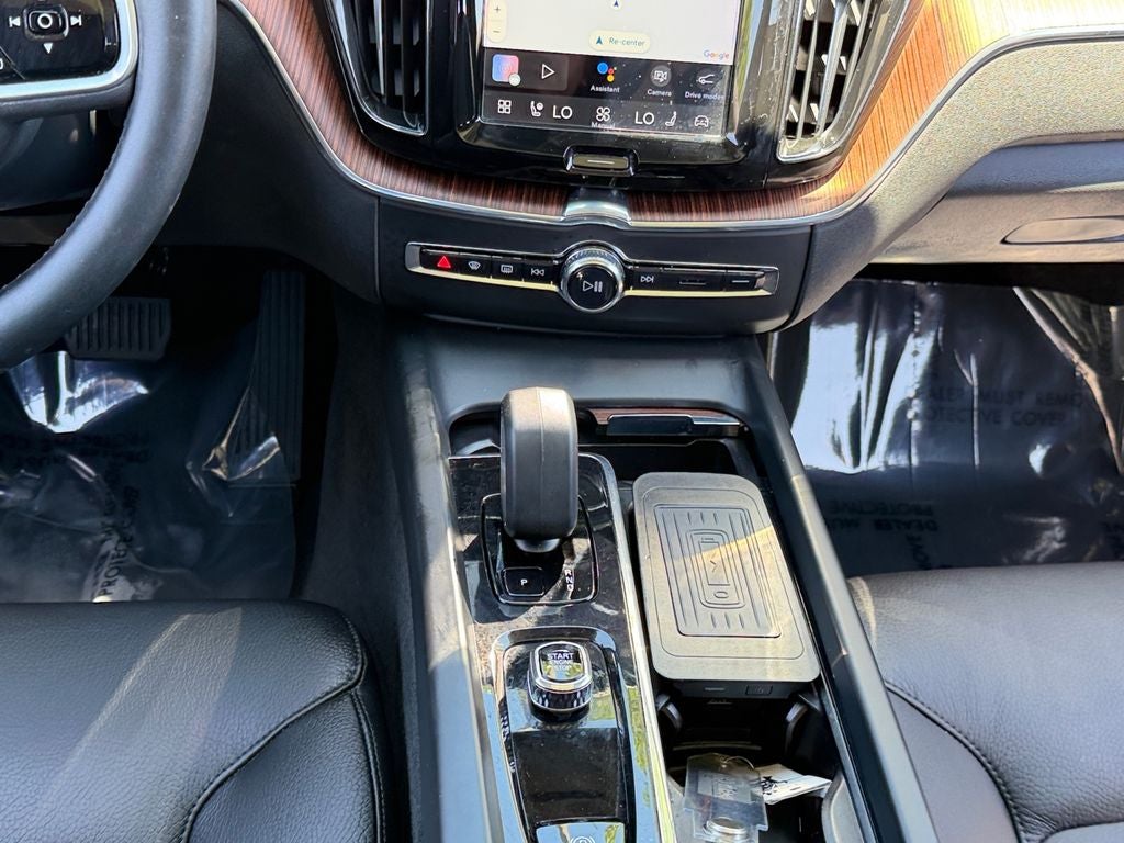 2023 Volvo XC60 B5 Plus Bright Theme