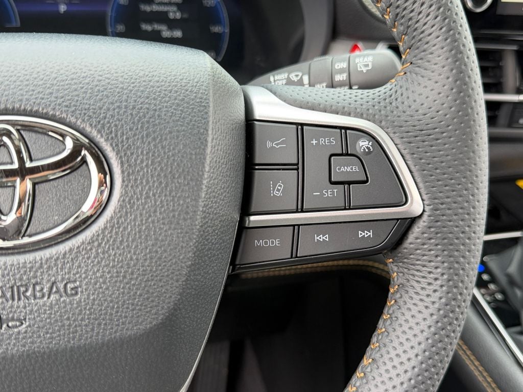 2026 Toyota Sienna Woodland Edition 7 Passenger