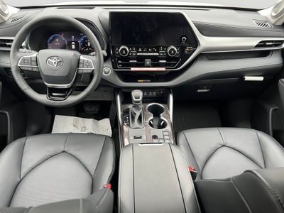2026 Toyota Highlander Hybrid Platinum