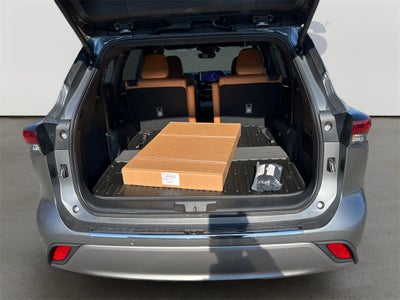 2026 Toyota Highlander Hybrid Platinum