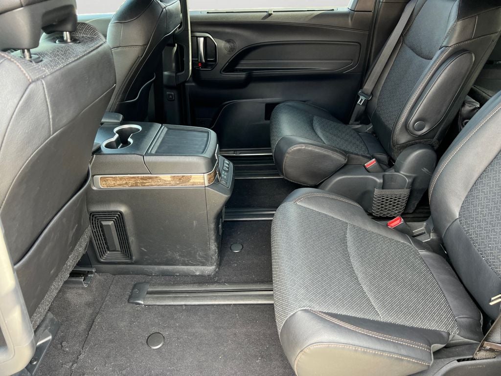 2026 Toyota Sienna Platinum 7 Passenger