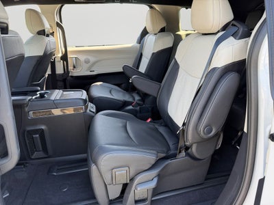 2026 Toyota Sienna Platinum 7 Passenger