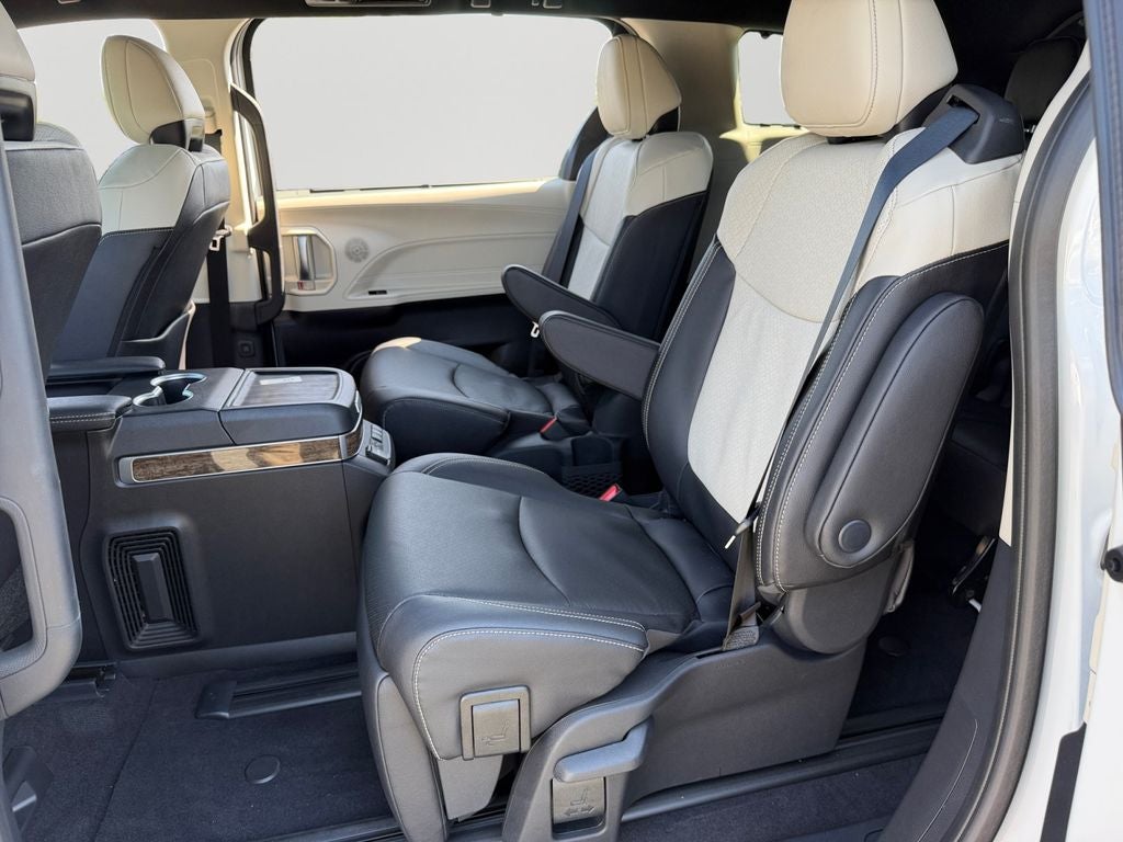 2026 Toyota Sienna Platinum 7 Passenger