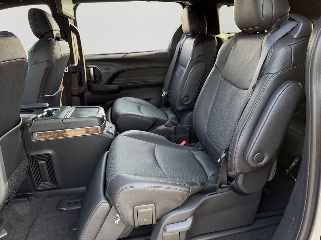 2026 Toyota Sienna Platinum 7 Passenger
