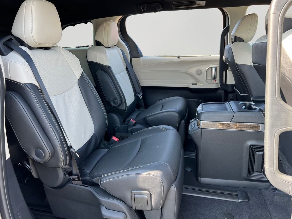 2026 Toyota Sienna Platinum 7 Passenger
