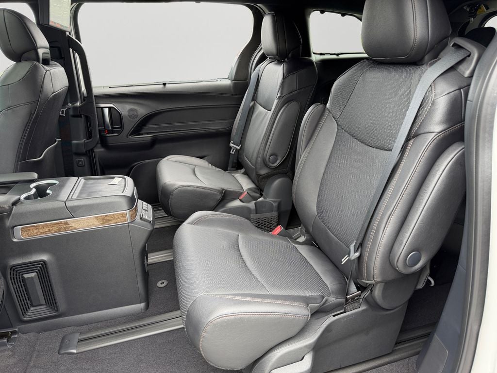 2026 Toyota Sienna Platinum 7 Passenger