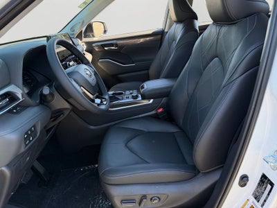 2026 Toyota Highlander Platinum