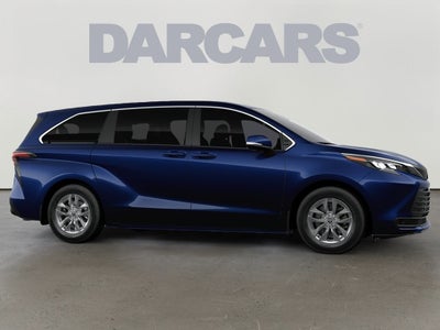 2026 Toyota Sienna LE 8 Passenger