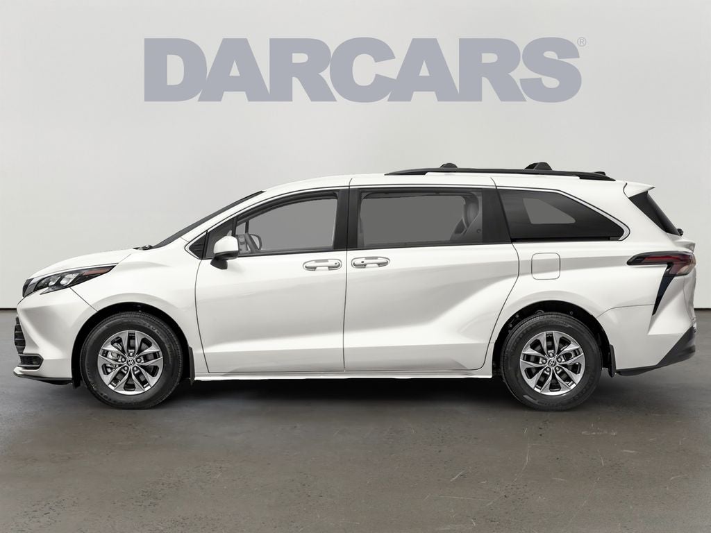 2026 Toyota Sienna LE 8 Passenger