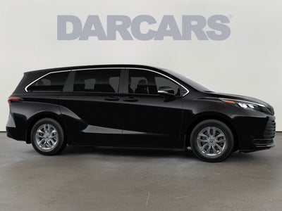 2026 Toyota Sienna LE 8 Passenger