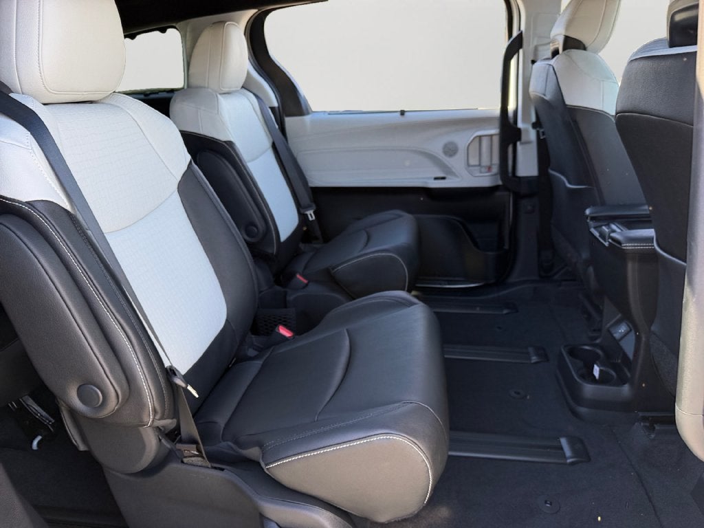 2026 Toyota Sienna XSE 7 Passenger