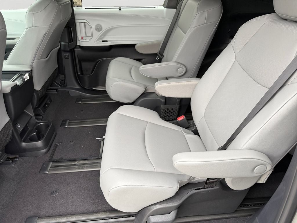 2026 Toyota Sienna XLE 7 Passenger