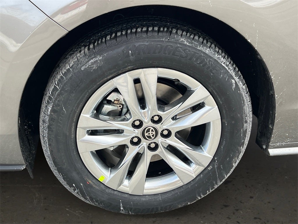 2026 Toyota Sienna XLE 7 Passenger