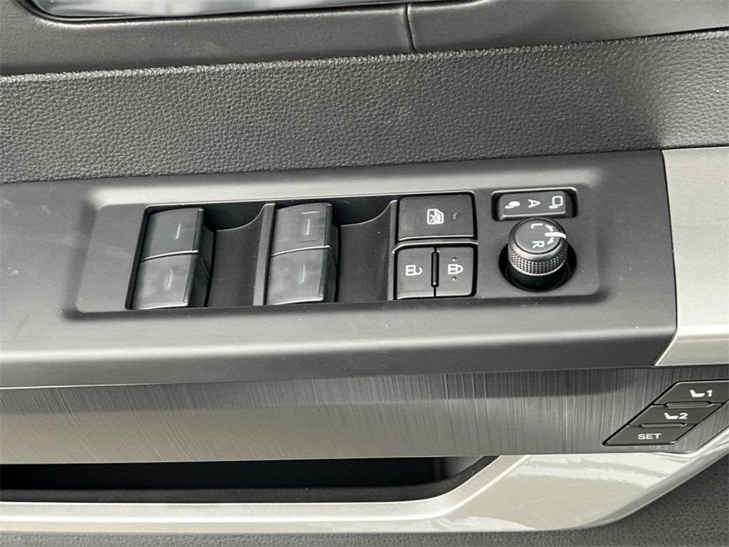 2025 Toyota Tundra Hybrid Platinum