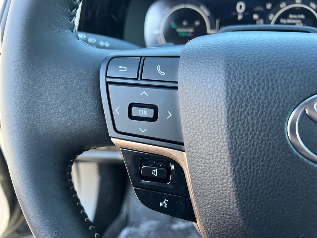 2025 Toyota Crown Signia Limited