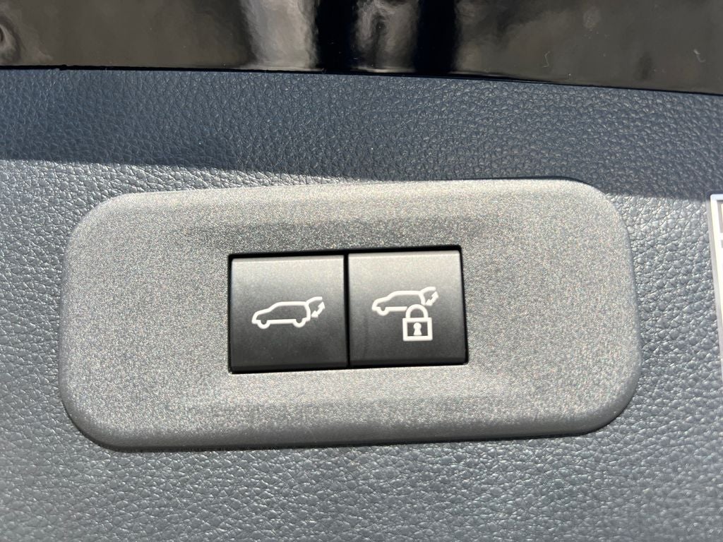 2025 Toyota Crown Signia Limited