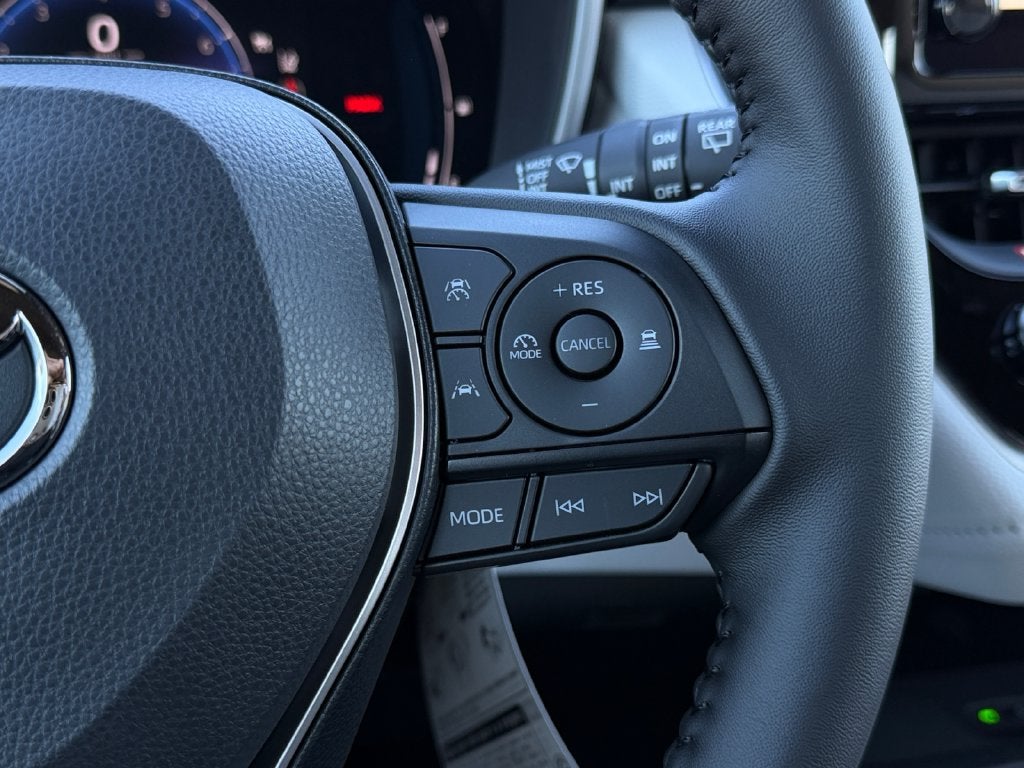 2027 Toyota Corolla Hatchback SE