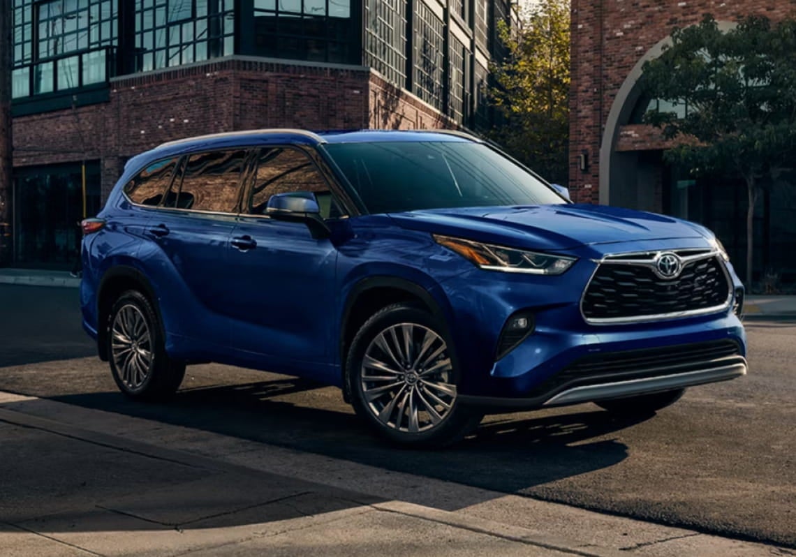 Comparing the 2026 Toyota Highlander Trim Levels to Last Year's Model
